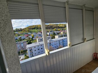 Predám slnečný priestranný 3-izbový byt v Novej Bani (74 m²) - 7