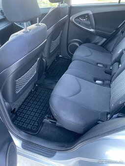 Toyota Rav4 - 7