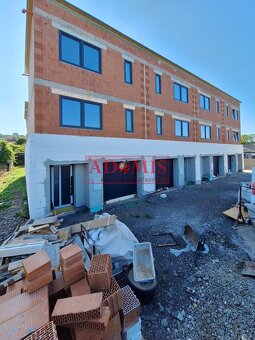 Predáme 4-izb.tehlové domy 192m2,garáž Nižná Hutka,3x kúpelň - 7