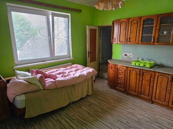 Dulovce - RODINNÝ DOM so 700 m2 POZEMKOM - 7