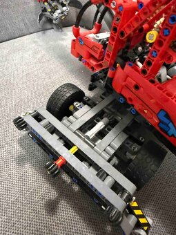 Predám LEGO Technic 42144 Bager s drapákom - 7