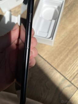 iPhone 7 - 7