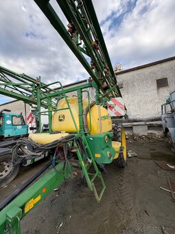 Predam tahany postrekovac John Deere 732 - 7