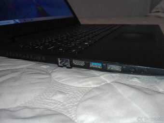 Lenovo 110, 4-jadro.15,6 FHD. SSD 256 GB .Nová DDR4 8 GB. - 7