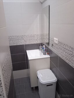 Kompletne prerobený 2,5 izbový byt s balkónom - 7