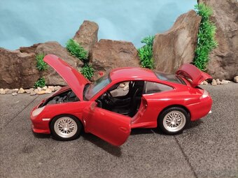 Prodám model 1:18 porsche 911 GT3 996 - 7