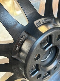 Predám / vymením Elektróny R20 AUDI + letné pneumatiky / - 7