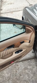 Mercedes Benz E220 - 7