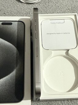 Predám Apple iPhone 15 PRO 256GB White Titan Rám telefónu - 7