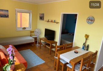 Vaša oáza pokoja pri vode – zariadená 2-garsónka s terasou - 7
