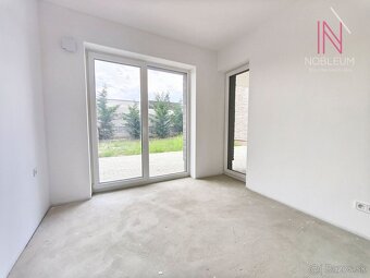 Na predaj priestranný 2 izbový byt s veľkou terasou a vlastn - 7