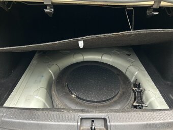 Renault Fluence 1.6 benzín, STK/EK platná 11/2026 - 7