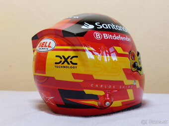 Carlos Sainz 2024 Ferrari F1 prilba 1:2 - 7