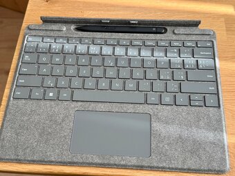 Microsoft Surface 10 PRO, ultra 5-135U, 1TB, 16GB RAM - 7