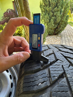 Zimne Ceckove pneu Nokian 215/65 R16C 190/107R - 7