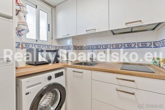 Prodej útulného apartmánu 3kk s výhledem na bazén-Torrevieja - 7