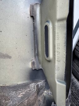 VW Golf VI (2008 – 2013) - Predný pravý blatník - 7