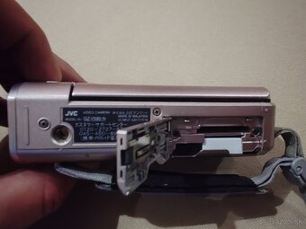 Kmera JVC GZ-V590-N - 7