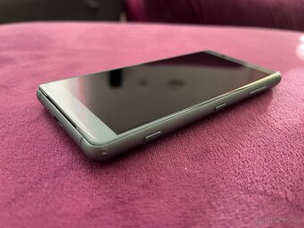 Sony Xperia XZ2 Compact - 7