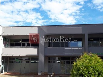 Na prenájom zrekonštruované obchodné priestory v komplexe Dv - 7