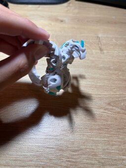 Predám Bakugan komplet - 7