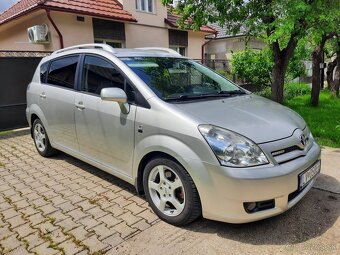 Predám toyota corolla verso - 7