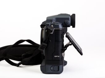 FujiFilm GFX 100 telo + SmallRig držiak (Bazár) - 7