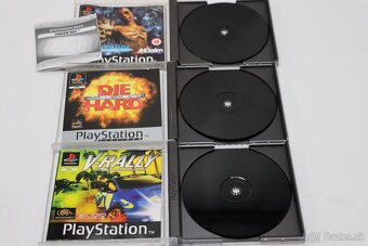 PS One (PS1) konzola + 2 ovládače + pamäťovka + 3 hry - 7