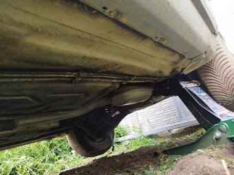 Mercedes w 124 250D - 7