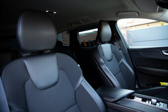 Volvo XC 60 B4 AWD Momentum Pro - 7