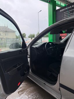 Škoda Octavia 2 2.0Tdi DSG - 7