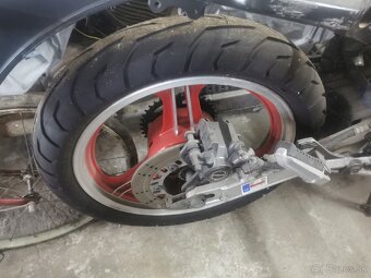 Kawasaki GPZ 550 - 7