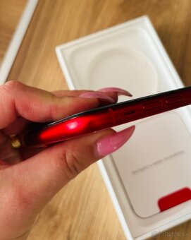 iPhone 11 red 64GB - 7