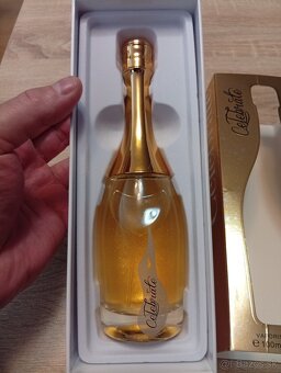 Nádherný dámsky parfém.. - 7