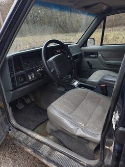 Predám Jeep Cherokee 2.5D 4x4 - 7