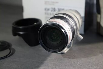 Canon EF 28-300mm f/3.5-5.6L IS USM - 7