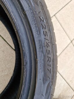 Predám letné pneumatiky Dunlop 245/45R17 - 7
