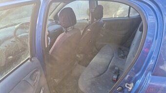 Toyota yaris 1.0 - 7