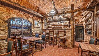 NA PREDAJ Historická polyfunkčná budova v srdci mesta Prešov - 7