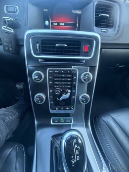 Volvo V60 hybrid.R-design 4x4 - 7