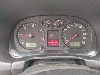 Budíky Volkswagen Golf 4 1.9 TDI polodot dobrý stav - 7
