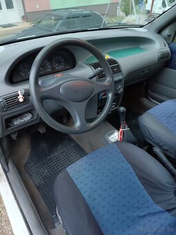 Fiat Punto 1.2 - 7