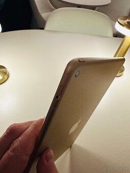 iPad Air 2 zlatý 128GB - 7