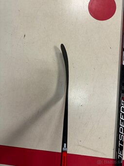 UPLNE NOVA PROFI HOKEJKA CCM JETSPEED FT6 SR SIGMATEX - 7