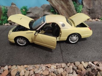 prodám model 1/18 ford thunderbird 2000 - 7