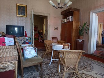 NA predaj rodinný dom v úplnom centre mesta LEvice - 7