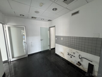 Prenájom obchodného priestoru 138,14 m² v meste Bratislava v - 7