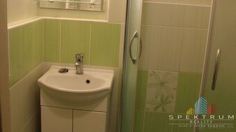 SPEKTRUM REALITY- Na Predaj 2-izbový byt, 57 m2, okres Priev - 7