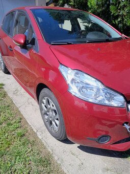Peugeot 208 - havarované - 7