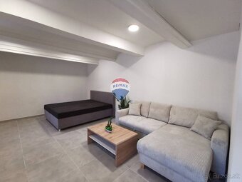 Na prenájom zrekonštruovaný 1,5 izbový byt, 40m2, ul. Šoltés - 7